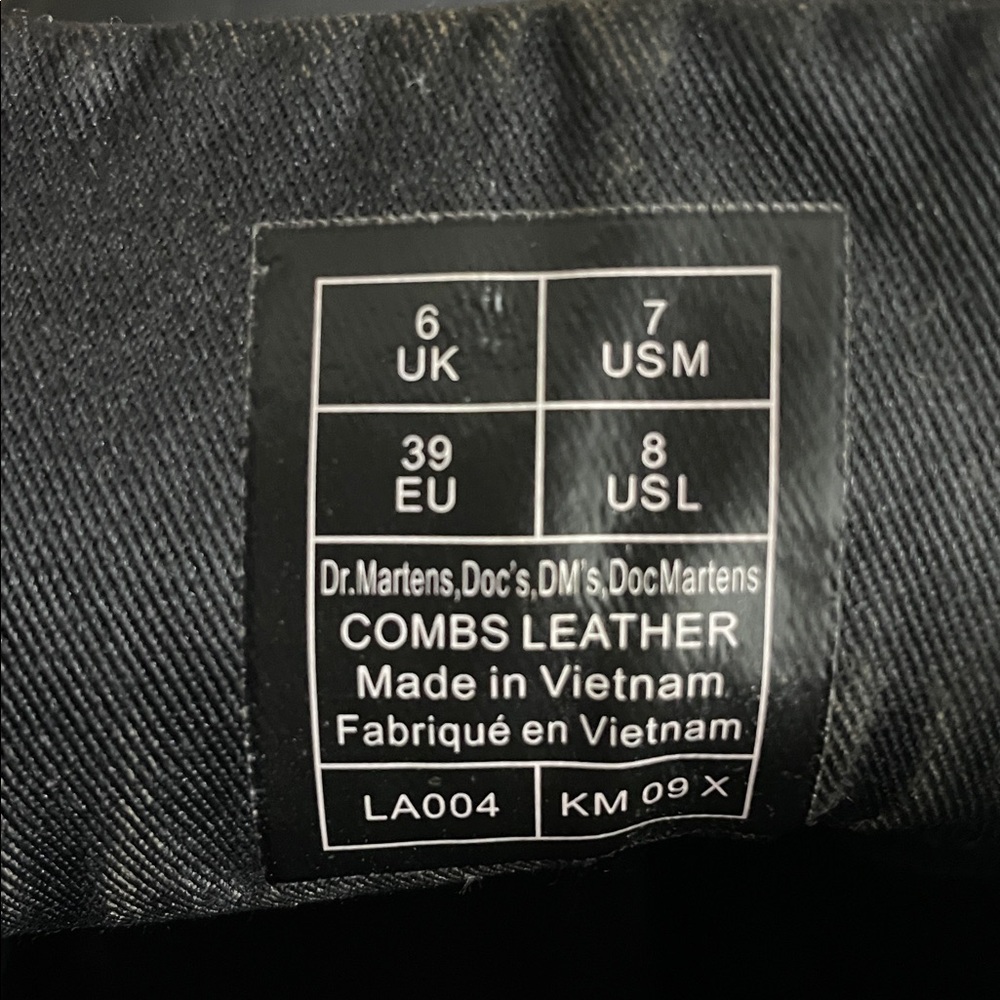 DR. MARTENS COMBS LEATHER CASUAL BOOTS - Picture 16 of 16